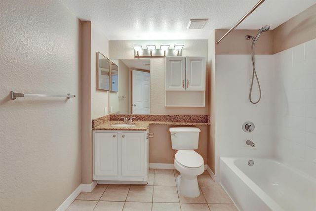 15065 Michelangelo Boulevard 305, Delray Beach, FL 33446