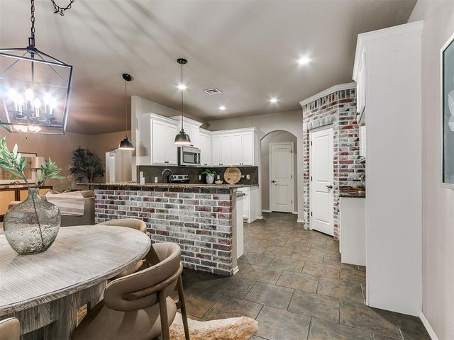 14573 Ashwood Court, Edmond, OK 73025