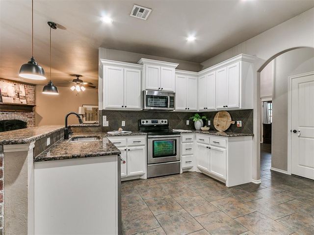 14573 Ashwood Court, Edmond, OK 73025
