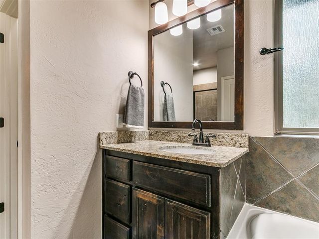14573 Ashwood Court, Edmond, OK 73025