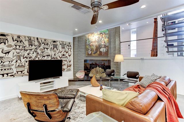 5252 Memorial Drive 5252, Houston, TX 77007