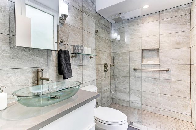 5252 Memorial Drive 5252, Houston, TX 77007