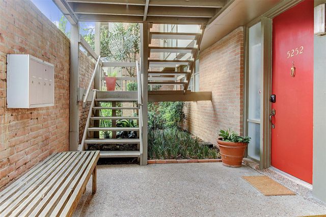 5252 Memorial Drive 5252, Houston, TX 77007