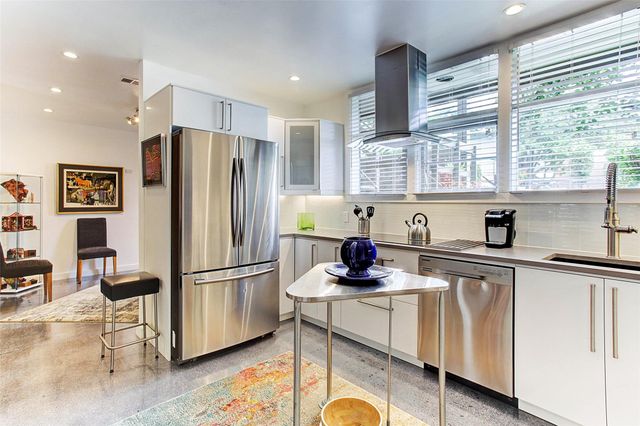 5252 Memorial Drive 5252, Houston, TX 77007