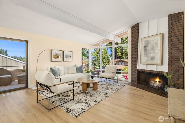 15015 SE 46th Place, Bellevue, WA 98006