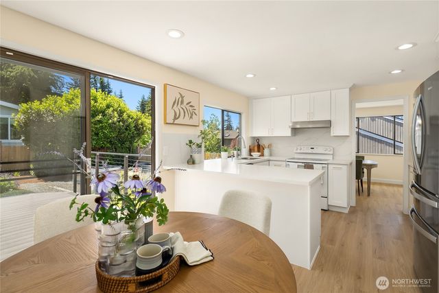 15015 SE 46th Place, Bellevue, WA 98006