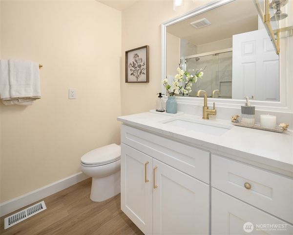 15015 SE 46th Place, Bellevue, WA 98006