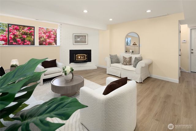15015 SE 46th Place, Bellevue, WA 98006