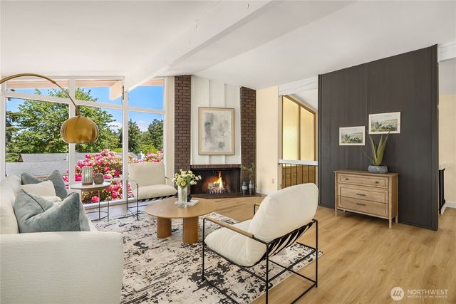 15015 SE 46th Place, Bellevue, WA 98006