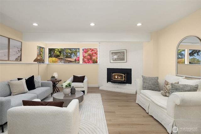 15015 SE 46th Place, Bellevue, WA 98006