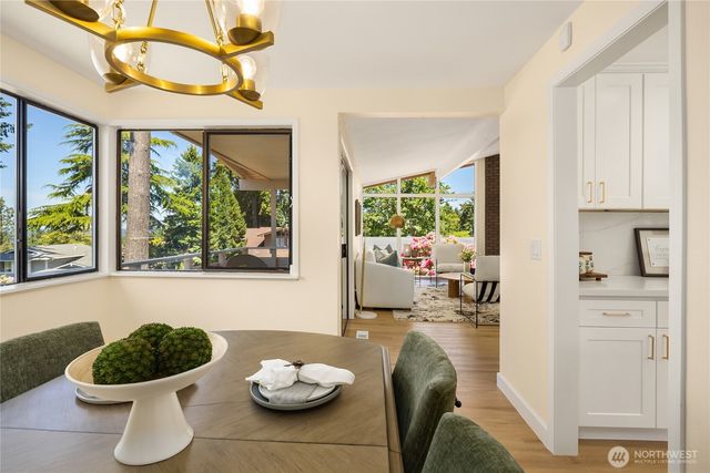 15015 SE 46th Place, Bellevue, WA 98006