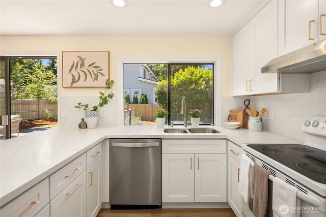 15015 SE 46th Place, Bellevue, WA 98006