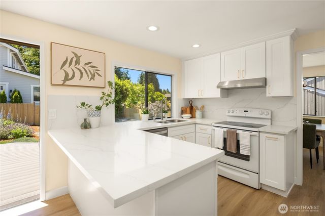 15015 SE 46th Place, Bellevue, WA 98006