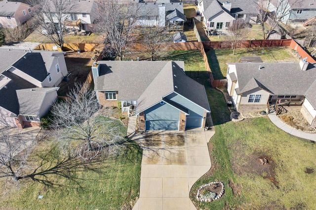 313 N Walnut Creek Dr, Derby, KS 67037