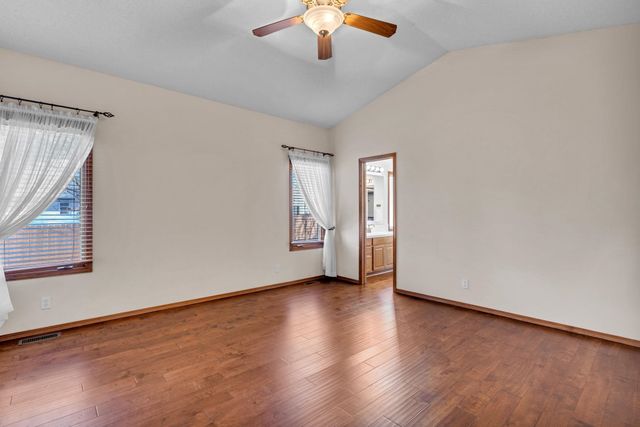 313 N Walnut Creek Dr, Derby, KS 67037