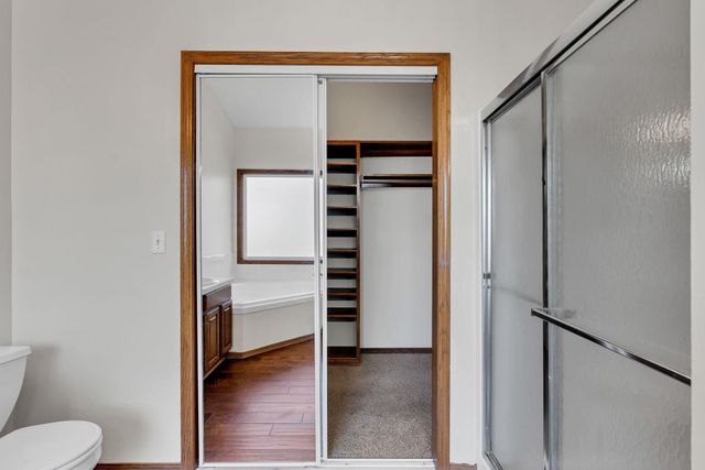 313 N Walnut Creek Dr, Derby, KS 67037