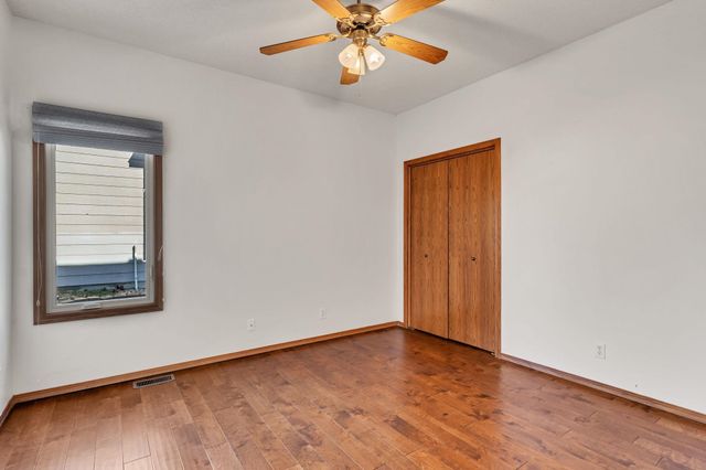 313 N Walnut Creek Dr, Derby, KS 67037