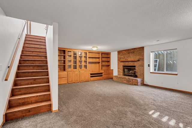 313 N Walnut Creek Dr, Derby, KS 67037