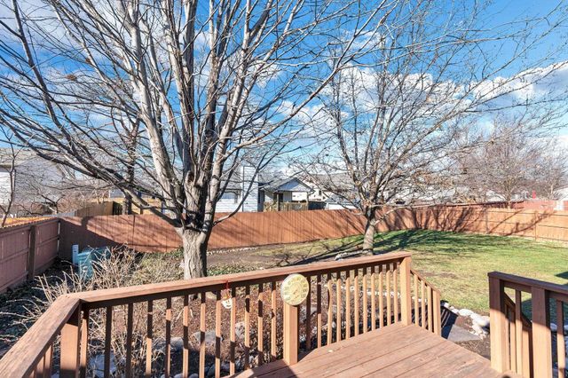 313 N Walnut Creek Dr, Derby, KS 67037