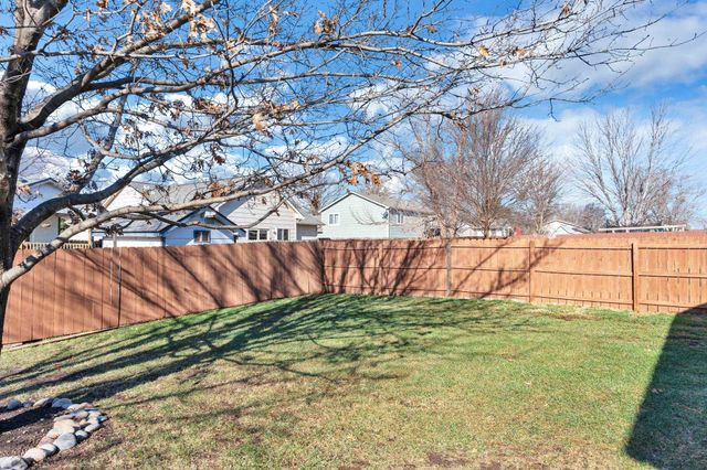 313 N Walnut Creek Dr, Derby, KS 67037