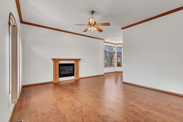 313 N Walnut Creek Dr, Derby, KS 67037