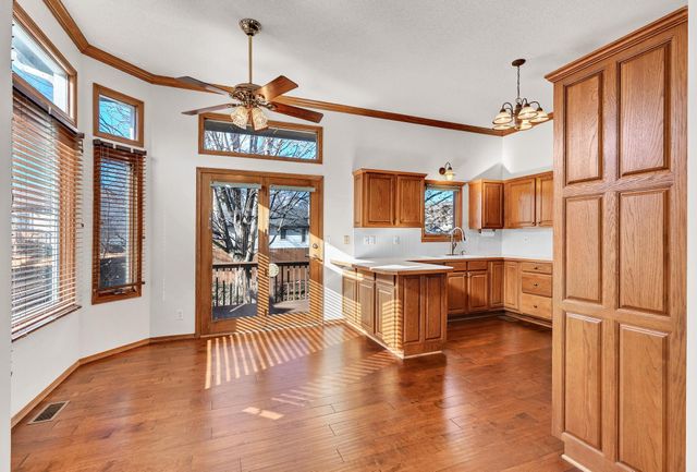 313 N Walnut Creek Dr, Derby, KS 67037