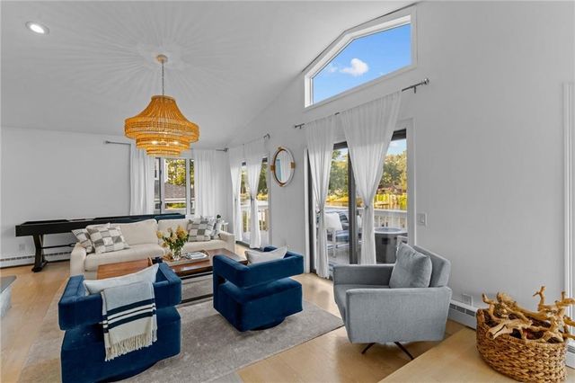 93 Riverside Drive, Wakefield, RI 02879