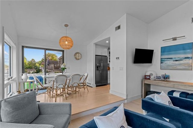 93 Riverside Drive, Wakefield, RI 02879