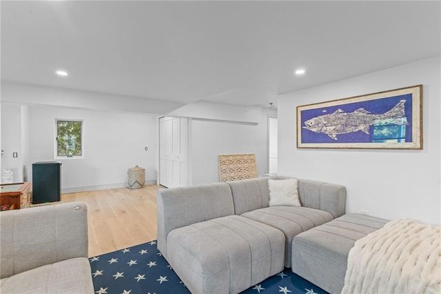 93 Riverside Drive, Wakefield, RI 02879