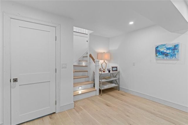 93 Riverside Drive, Wakefield, RI 02879