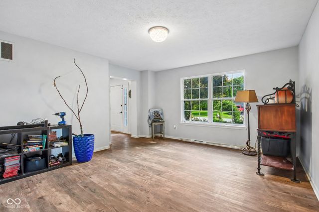 5422 Wakefield Drive S, Greenwood, IN 46142