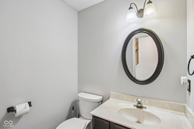 5422 Wakefield Drive S, Greenwood, IN 46142