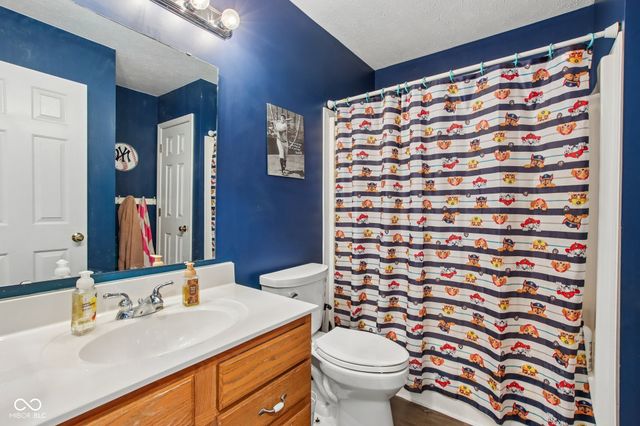 5422 Wakefield Drive S, Greenwood, IN 46142