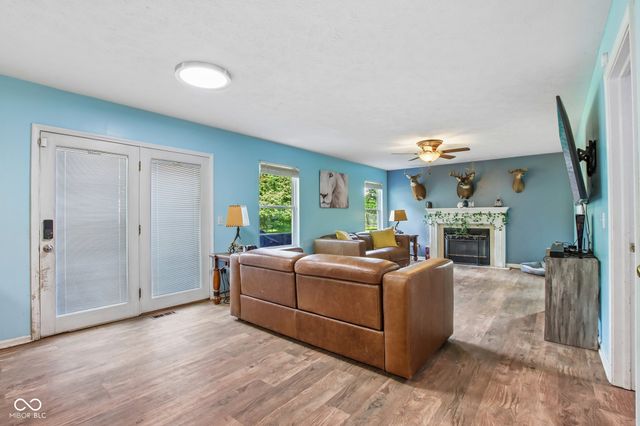 5422 Wakefield Drive S, Greenwood, IN 46142