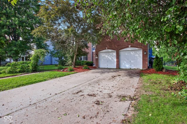 5422 Wakefield Drive S, Greenwood, IN 46142