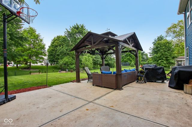 5422 Wakefield Drive S, Greenwood, IN 46142