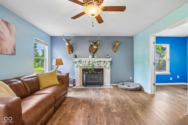 5422 Wakefield Drive S, Greenwood, IN 46142