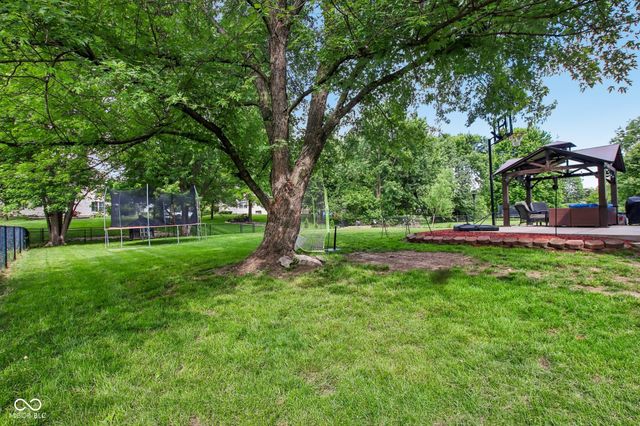 5422 Wakefield Drive S, Greenwood, IN 46142