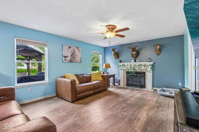 5422 Wakefield Drive S, Greenwood, IN 46142