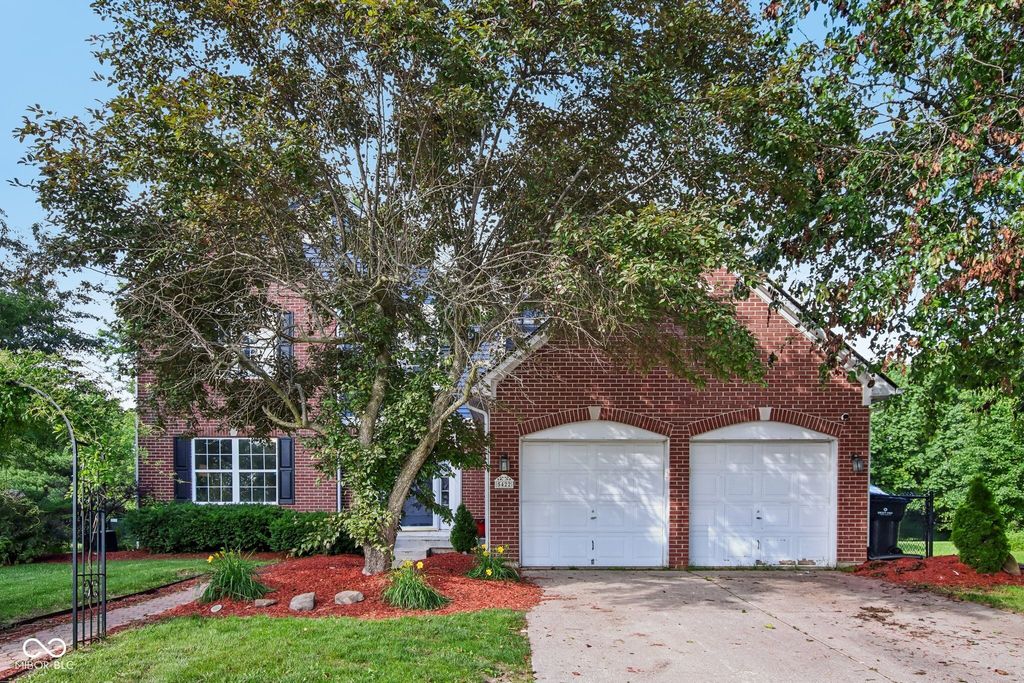 5422 Wakefield Drive S, Greenwood, IN 46142