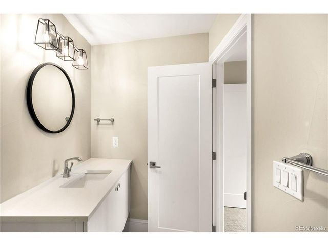 3221 Zuni St, Denver, CO 80211