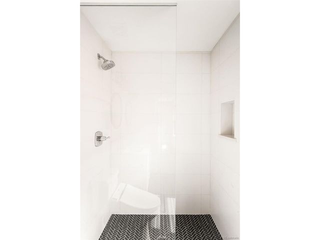 3221 Zuni St, Denver, CO 80211