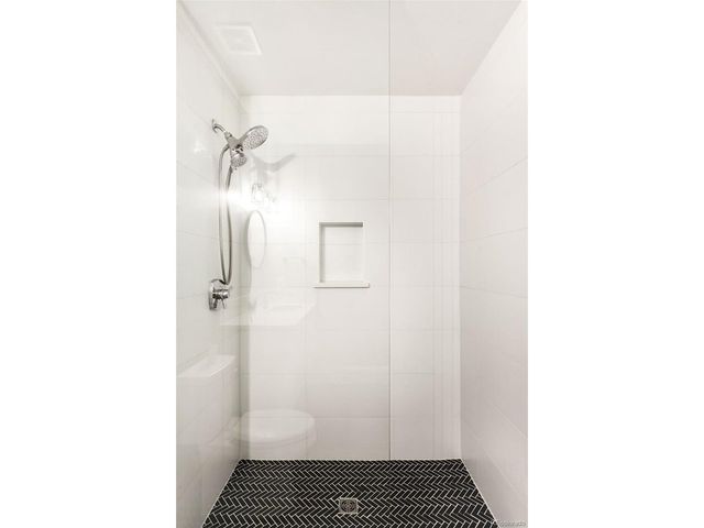 3221 Zuni St, Denver, CO 80211