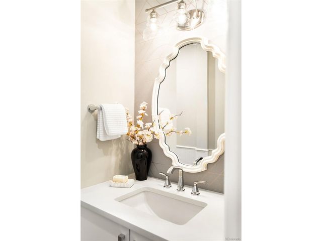 3221 Zuni St, Denver, CO 80211