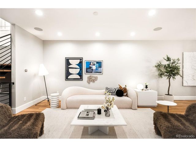 3221 Zuni St, Denver, CO 80211