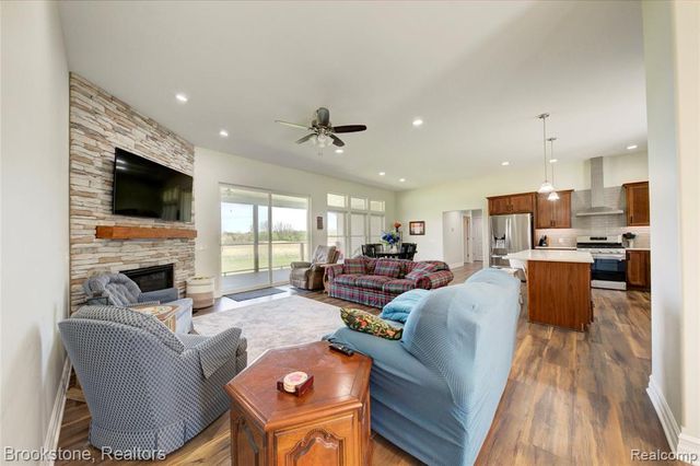 1266 Christine Drive, Lapeer, MI 48446