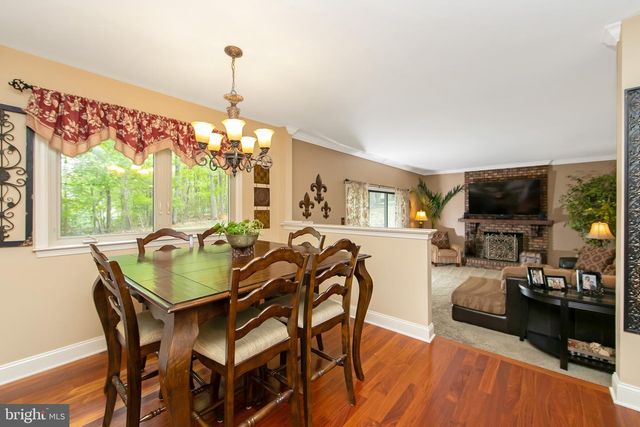 25 ACORN HILL DR, Voorhees, NJ 08043