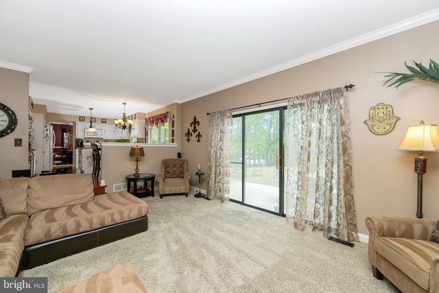 25 ACORN HILL DR, Voorhees, NJ 08043