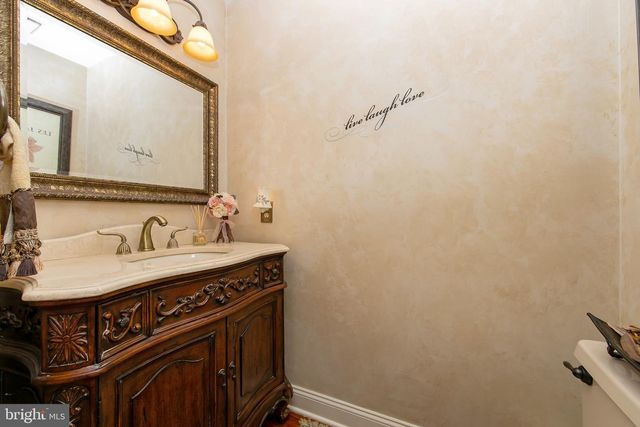 25 ACORN HILL DR, Voorhees, NJ 08043