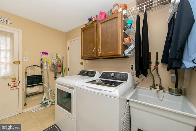 25 ACORN HILL DR, Voorhees, NJ 08043